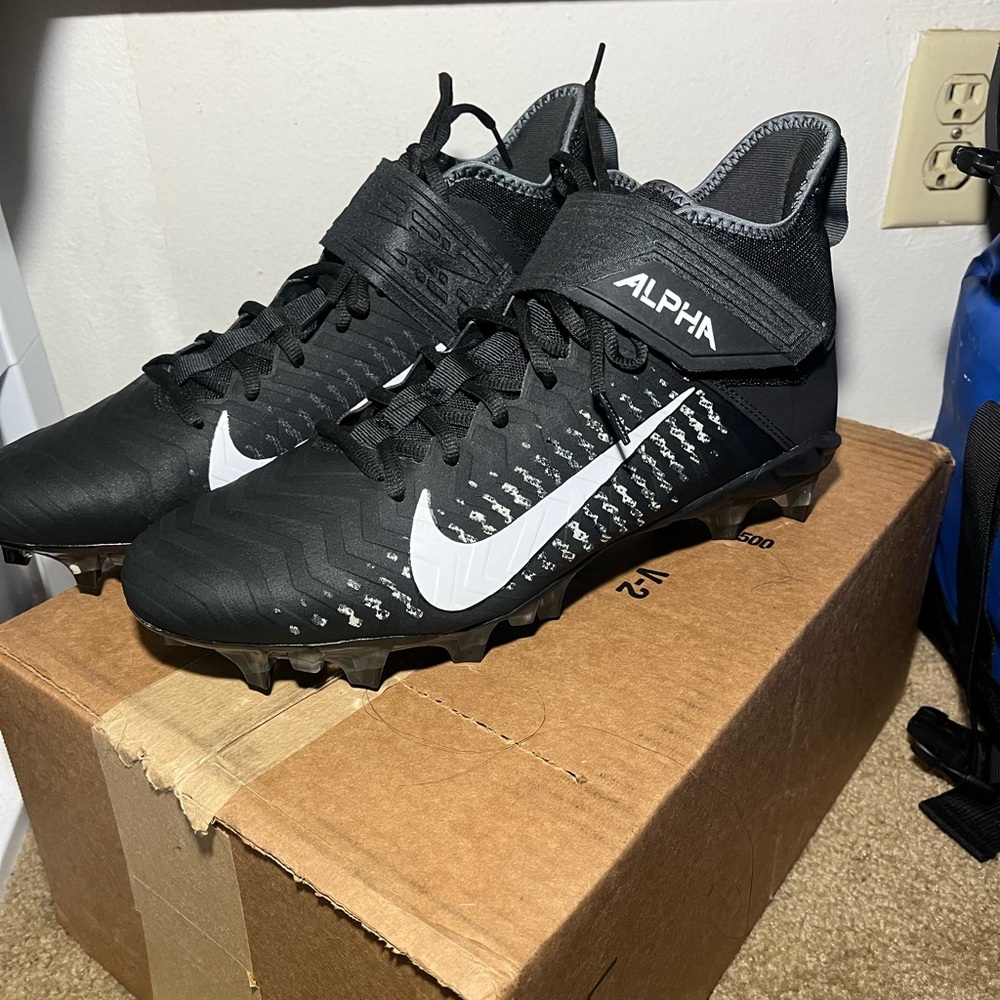 Nike Alpha menace pro 2 mid